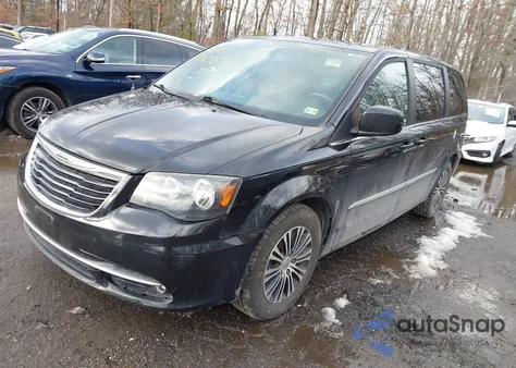 2014 Chrysler Town & Country S z USA, uszkodzony, nr VIN 2C4RC1HG0ER177974